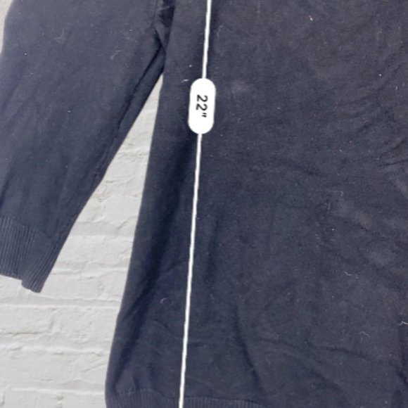 VINTAGE RED -- Sweater, Black & White, White Trim, Fuzzy Neck Detail, 3/4 Sleeve - Picture 10 of 12